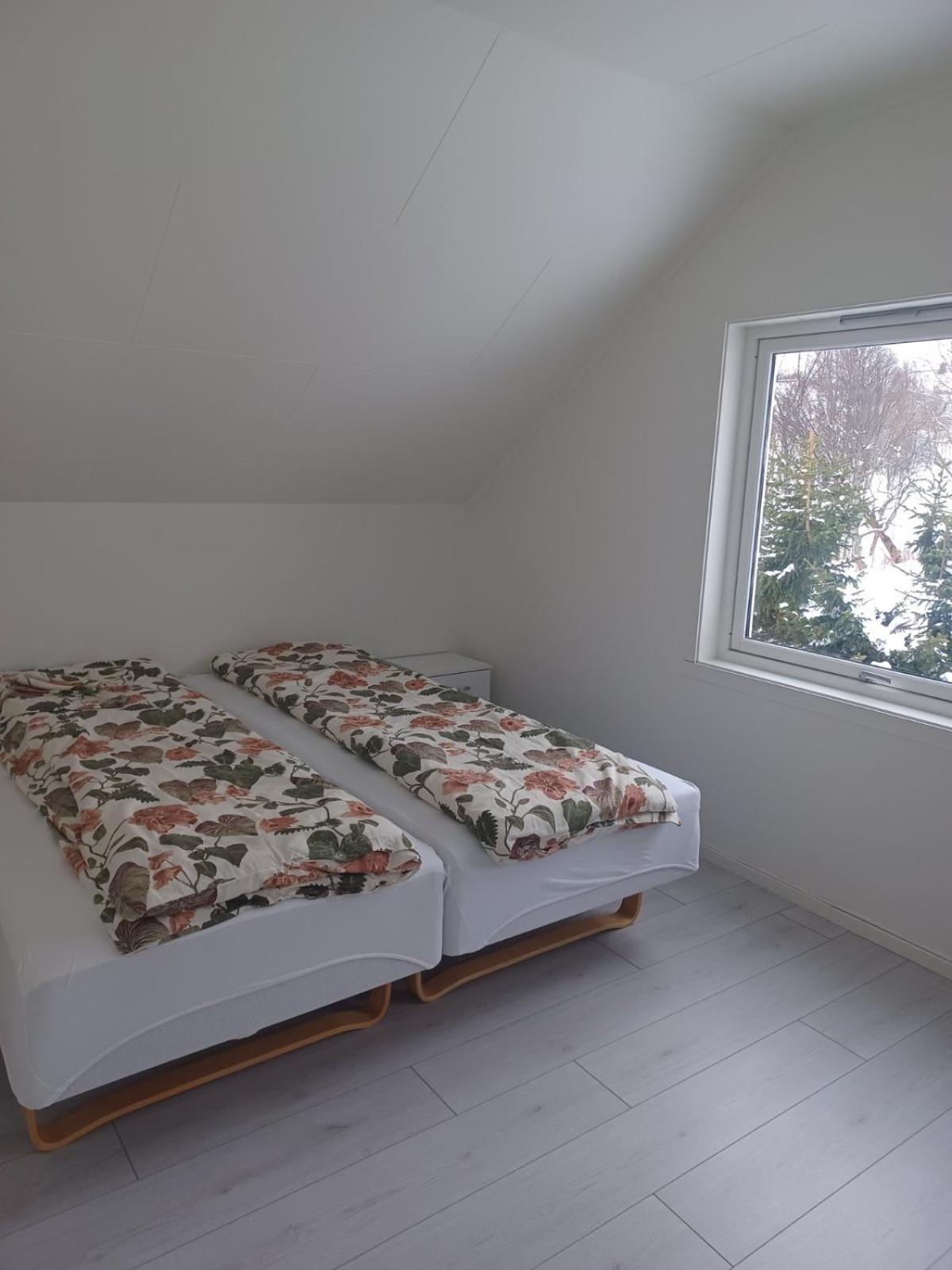 Great Guest House Natalie'S Skjervoy Bagian luar foto